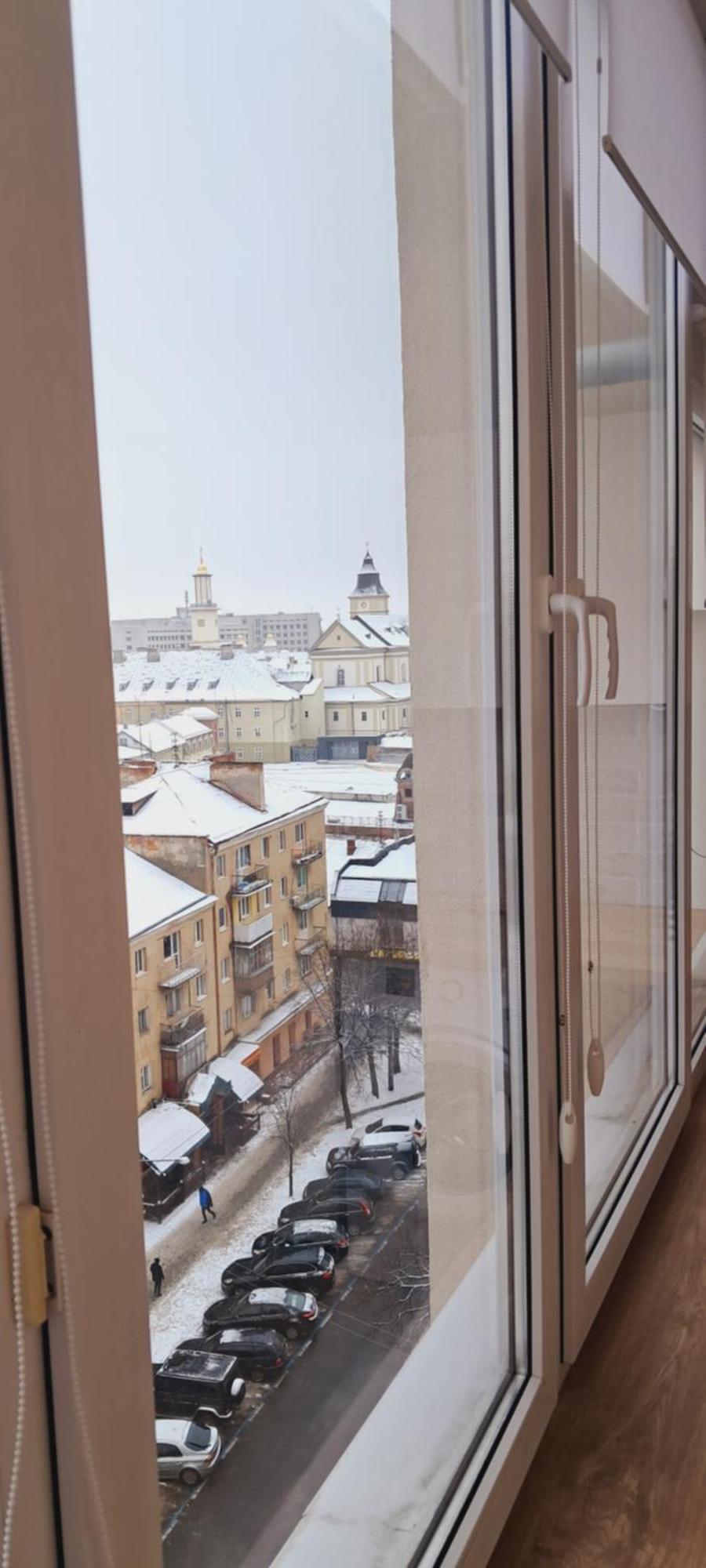 In Center 5 поверх без ліфту